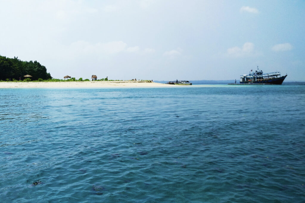 Jolly Buoy Island @1,275/-pp